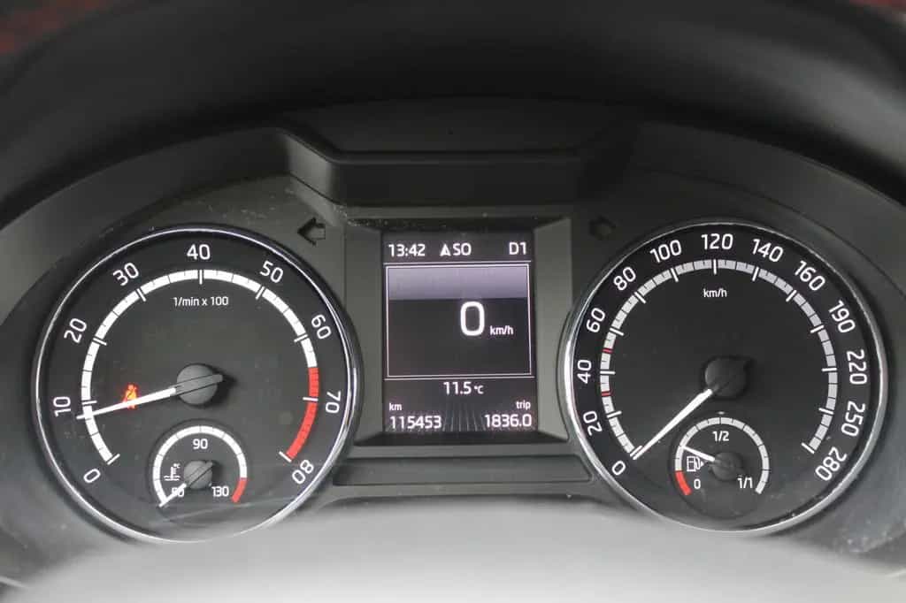 Skoda Octavia 2.0l Combi RS 07/2016-photo-13