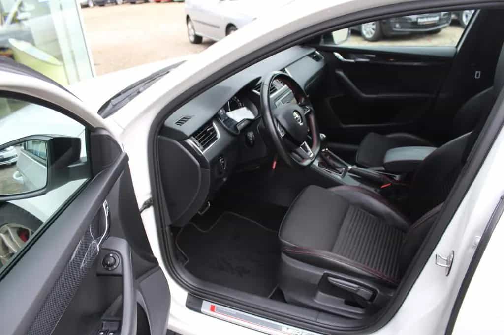 Skoda Octavia 2.0l Combi RS 07/2016-photo-18