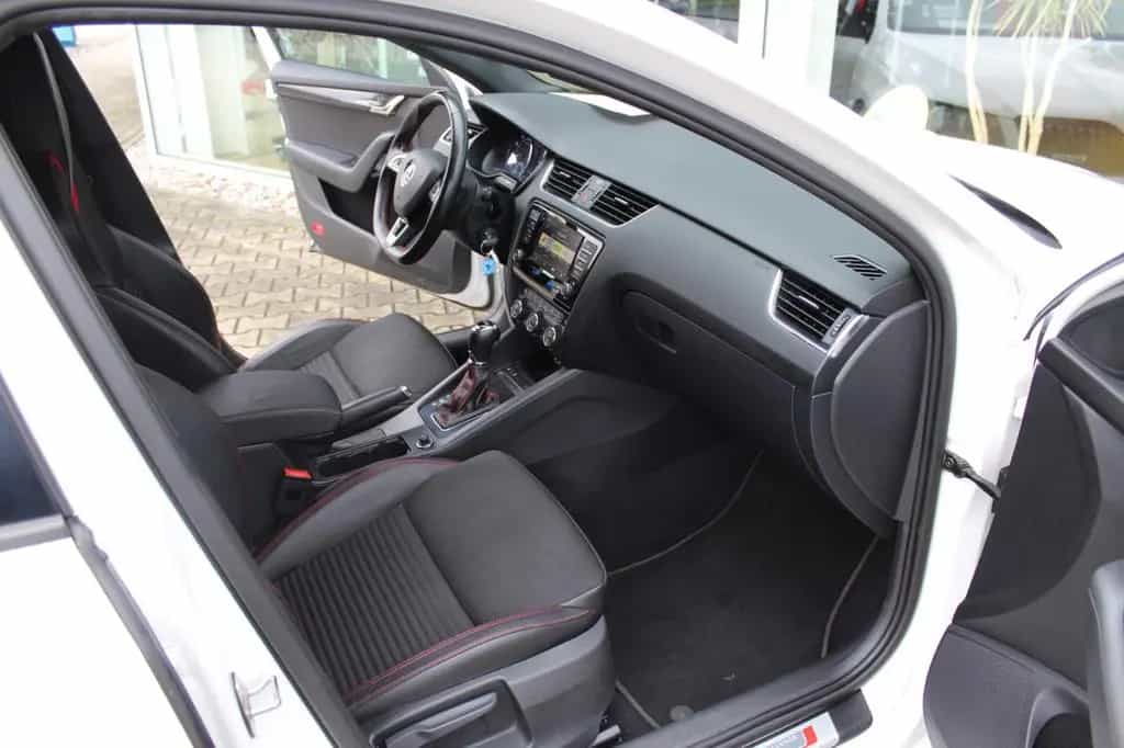 Skoda Octavia 2.0l Combi RS 07/2016-photo-20