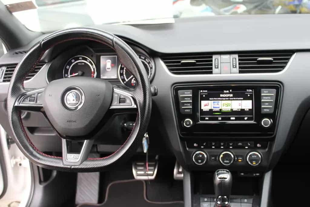 Skoda Octavia 2.0l Combi RS 07/2016-photo-21