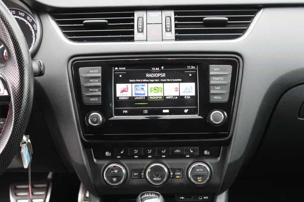 Skoda Octavia 2.0l Combi RS 07/2016-photo-22