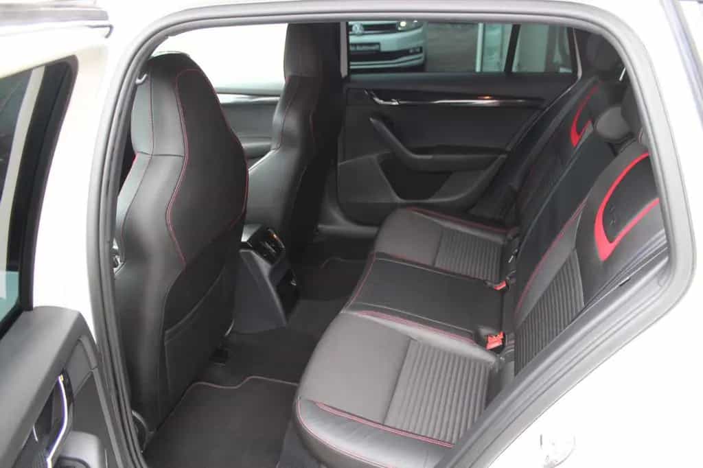 Skoda Octavia 2.0l Combi RS 07/2016-photo-28