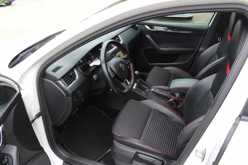 Skoda Octavia 2.0l Combi RS 07/2016-photo-29