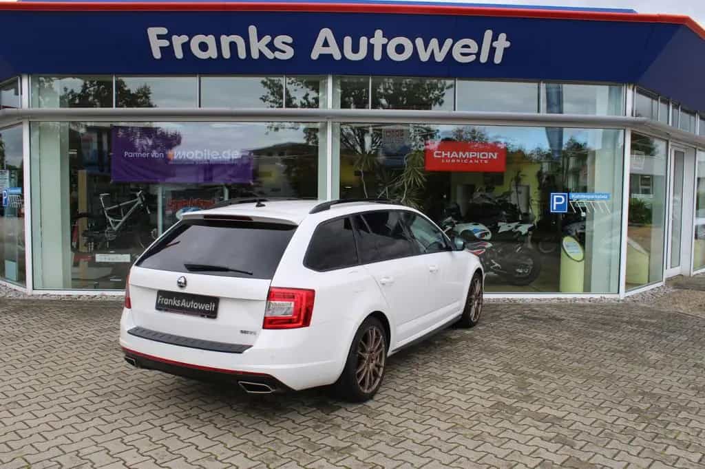 Skoda Octavia 2.0l Combi RS 07/2016-photo-6