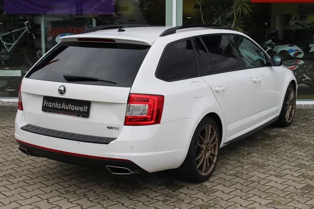Skoda Octavia 2.0l Combi RS 07/2016-photo-7
