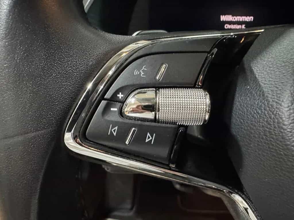 Skoda Superb Combi 2.0TDI DSG/ACC/PDC/SHZ/LED 05/2022-photo-18