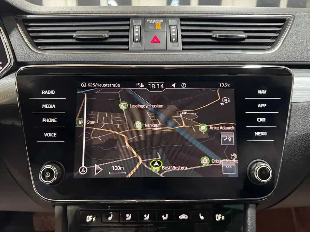 Skoda Superb Combi 2.0TDI DSG/ACC/PDC/SHZ/LED 05/2022-photo-26