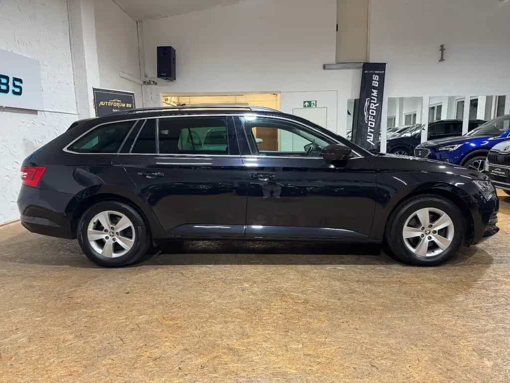 Skoda Superb Combi 2.0TDI DSG/ACC/PDC/SHZ/LED 05/2022-photo-5