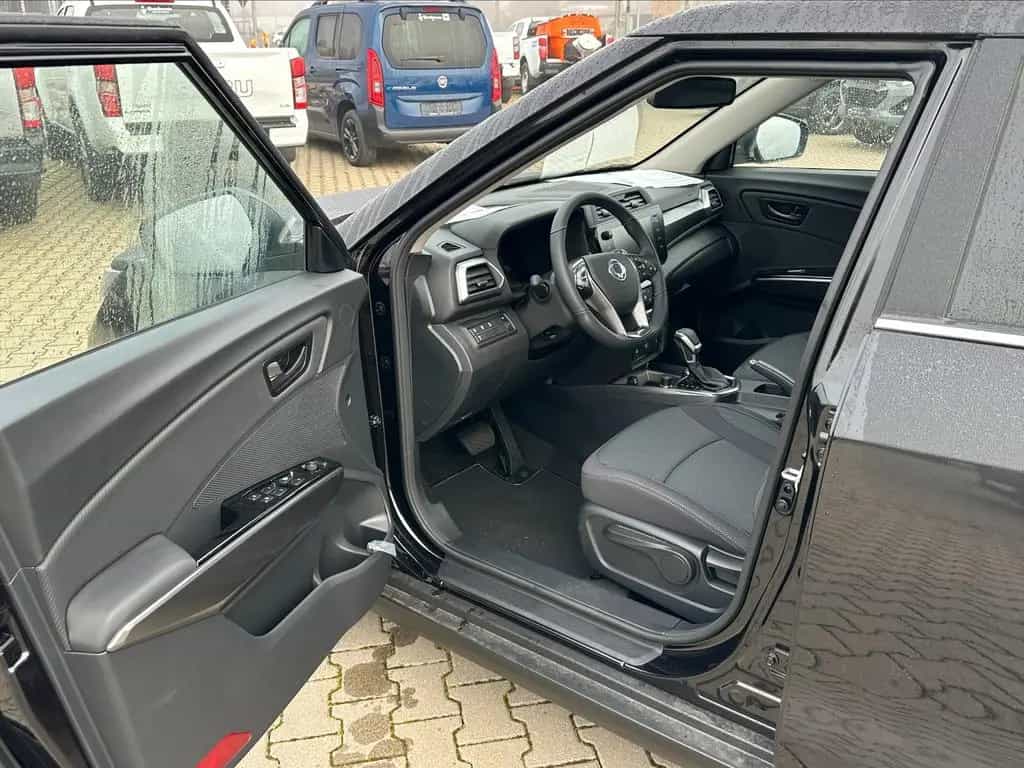 KGM Tivoli 1.5 T-GDI A/T Essential (Nomad) null-photo-7