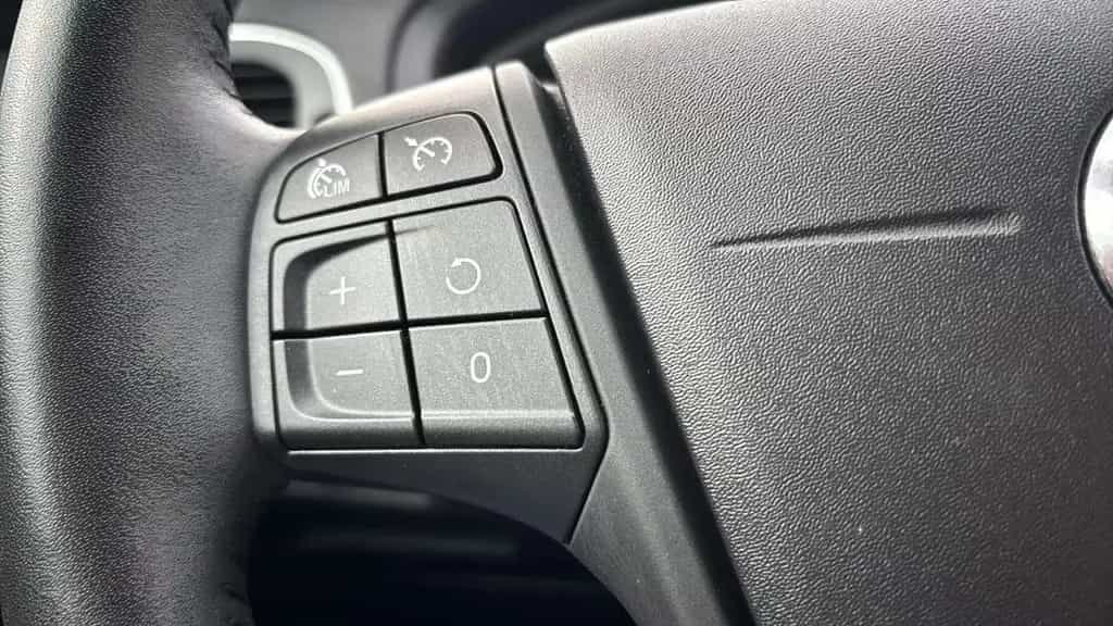 Volvo V40 Kinetic*2.Hand*SHZ*PDC*Temp.*HU/AU 07/27 04/2018-photo-11