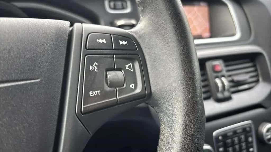 Volvo V40 Kinetic*2.Hand*SHZ*PDC*Temp.*HU/AU 07/27 04/2018-photo-12
