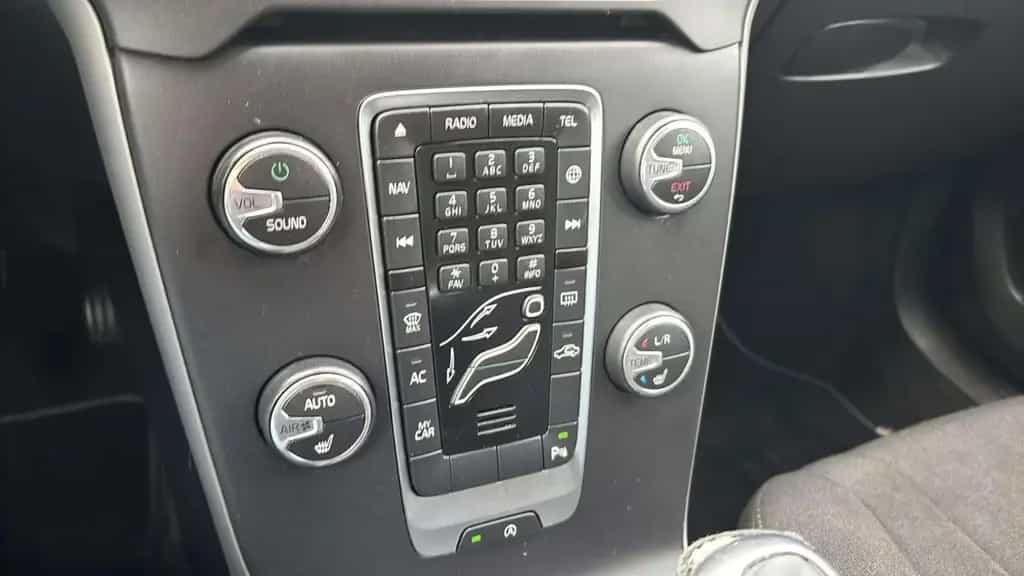 Volvo V40 Kinetic*2.Hand*SHZ*PDC*Temp.*HU/AU 07/27 04/2018-photo-17