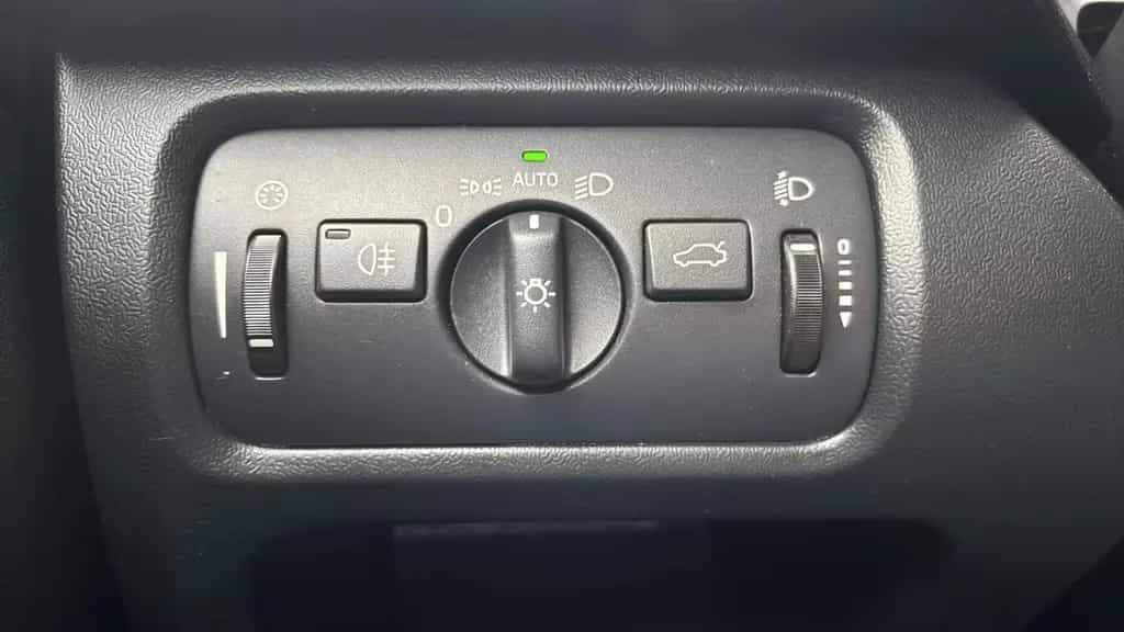 Volvo V40 Kinetic*2.Hand*SHZ*PDC*Temp.*HU/AU 07/27 04/2018-photo-18