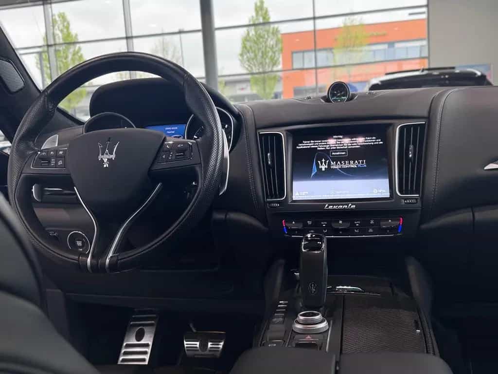 Maserati Levante 3.8 V8 Trofeo ONE OF 100  Launch Edition 04/2020-photo-14