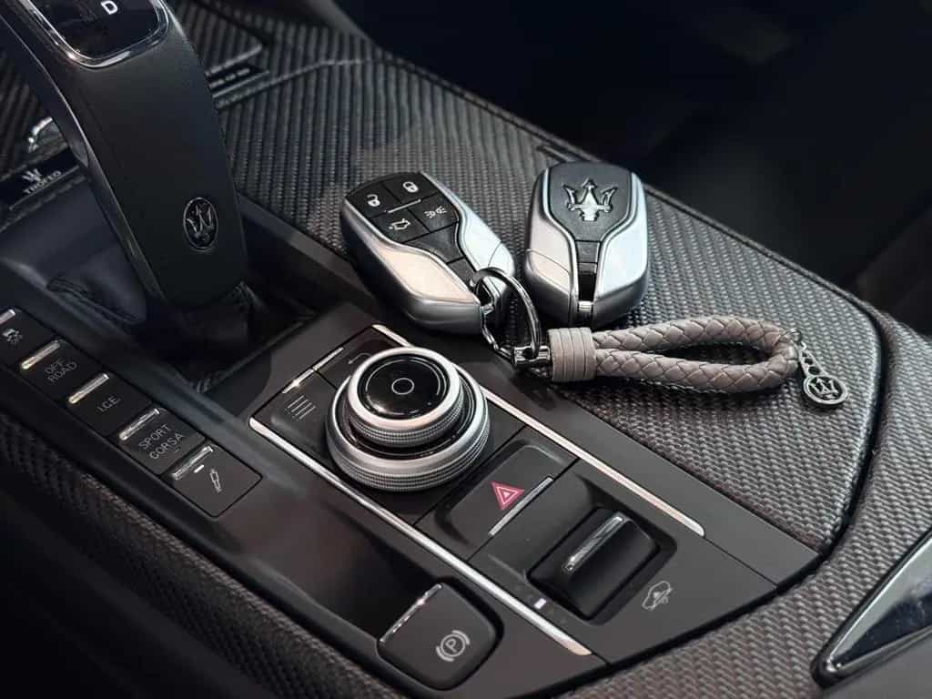 Maserati Levante 3.8 V8 Trofeo ONE OF 100  Launch Edition 04/2020-photo-18