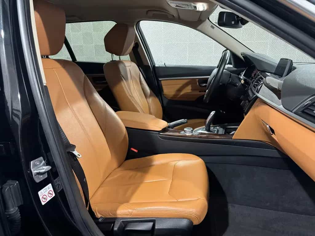 BMW 320 Touring*LUXURY*LEDER-SHZ-PDC-LED-BLUETOOTH 12/2018-photo-11