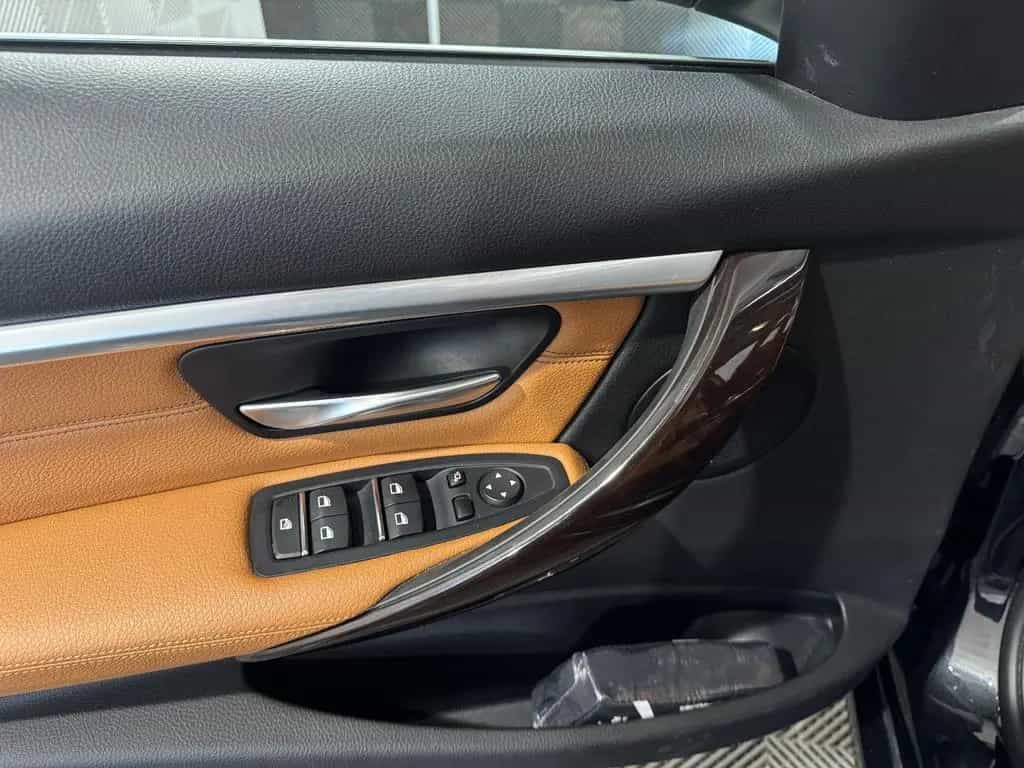 BMW 320 Touring*LUXURY*LEDER-SHZ-PDC-LED-BLUETOOTH 12/2018-photo-16
