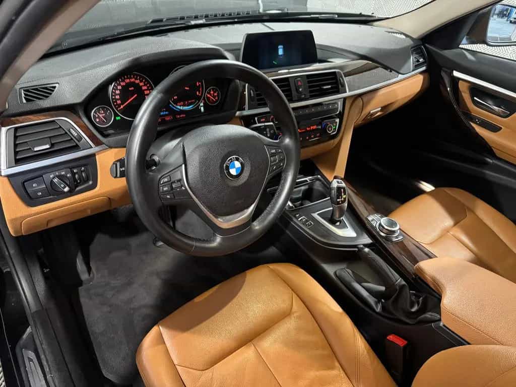 BMW 320 Touring*LUXURY*LEDER-SHZ-PDC-LED-BLUETOOTH 12/2018-photo-17