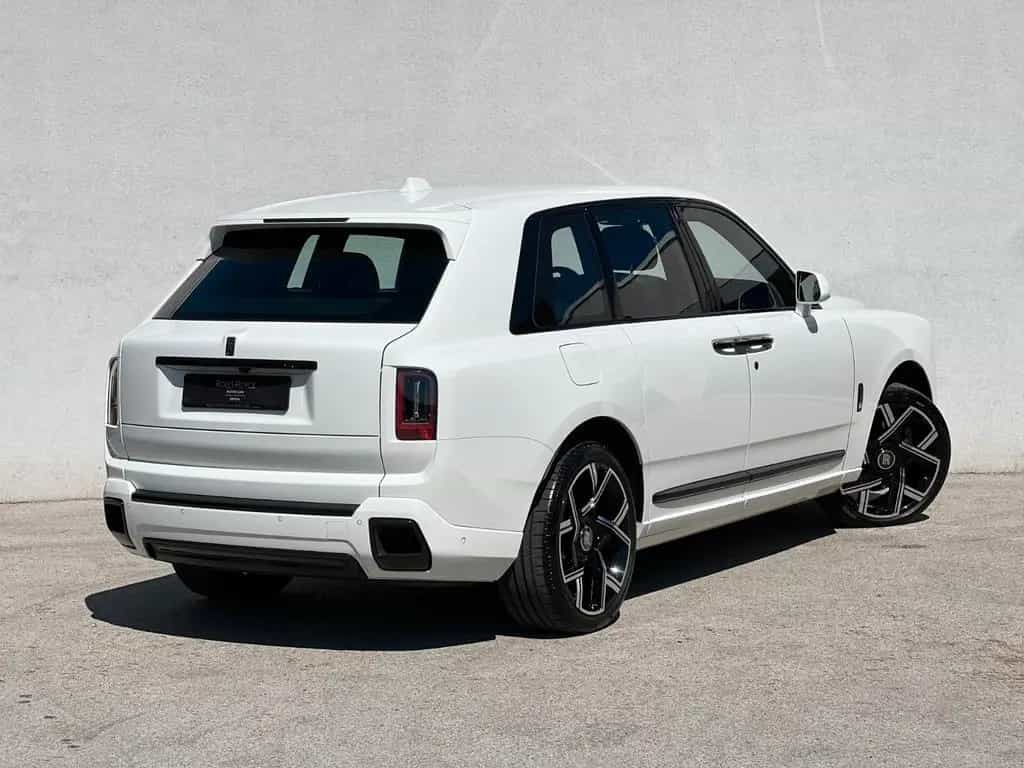 Rolls-Royce Cullinan Black Badge Série II 01/2025-photo-1