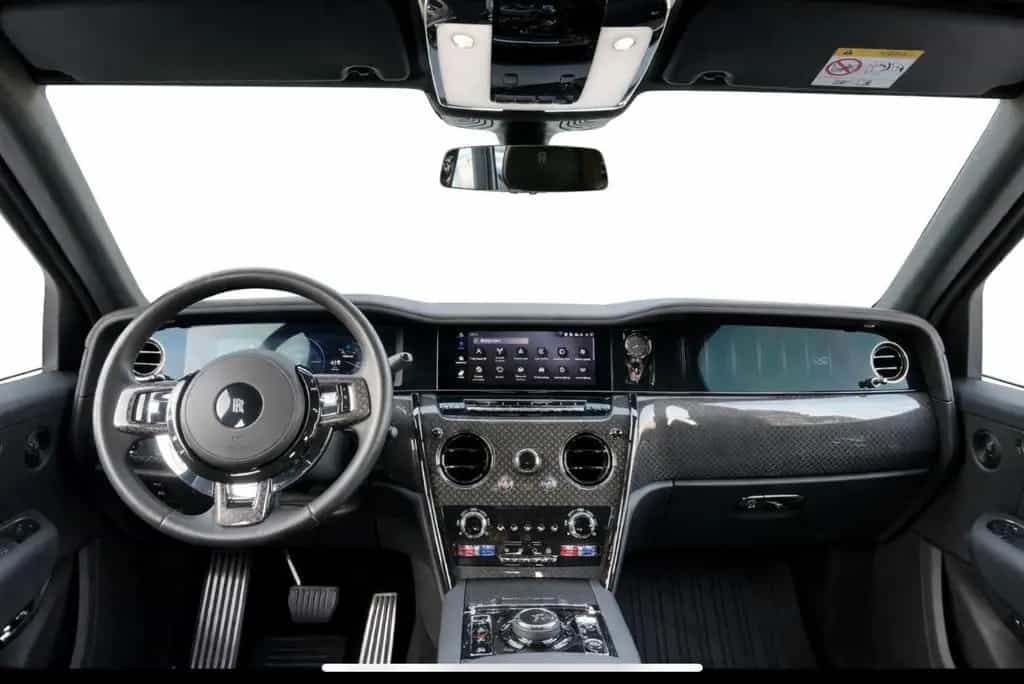 Rolls-Royce Cullinan Black Badge Série II 01/2025-photo-14