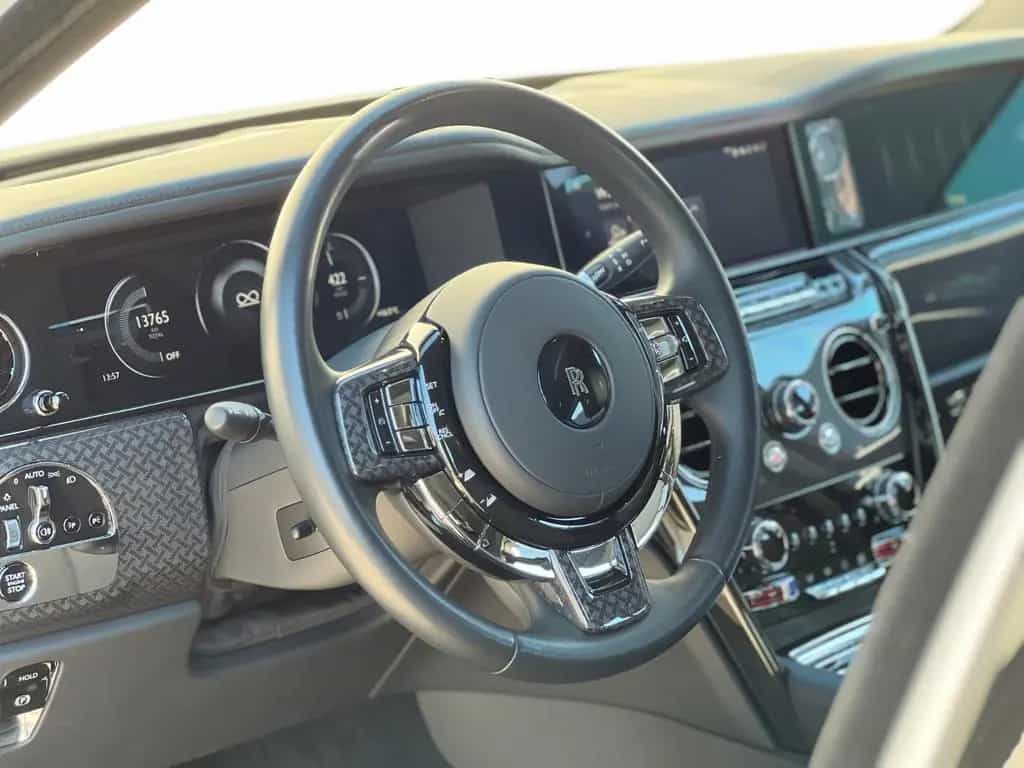 Rolls-Royce Cullinan Black Badge Série II 01/2025-photo-15