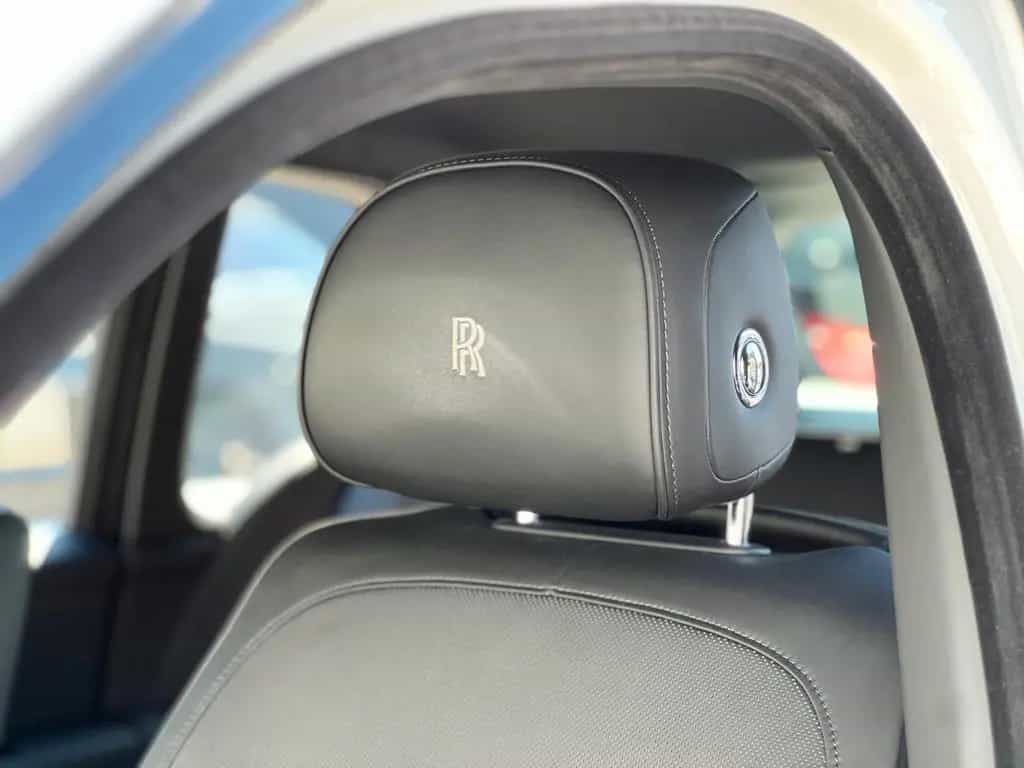 Rolls-Royce Cullinan Black Badge Série II 01/2025-photo-17