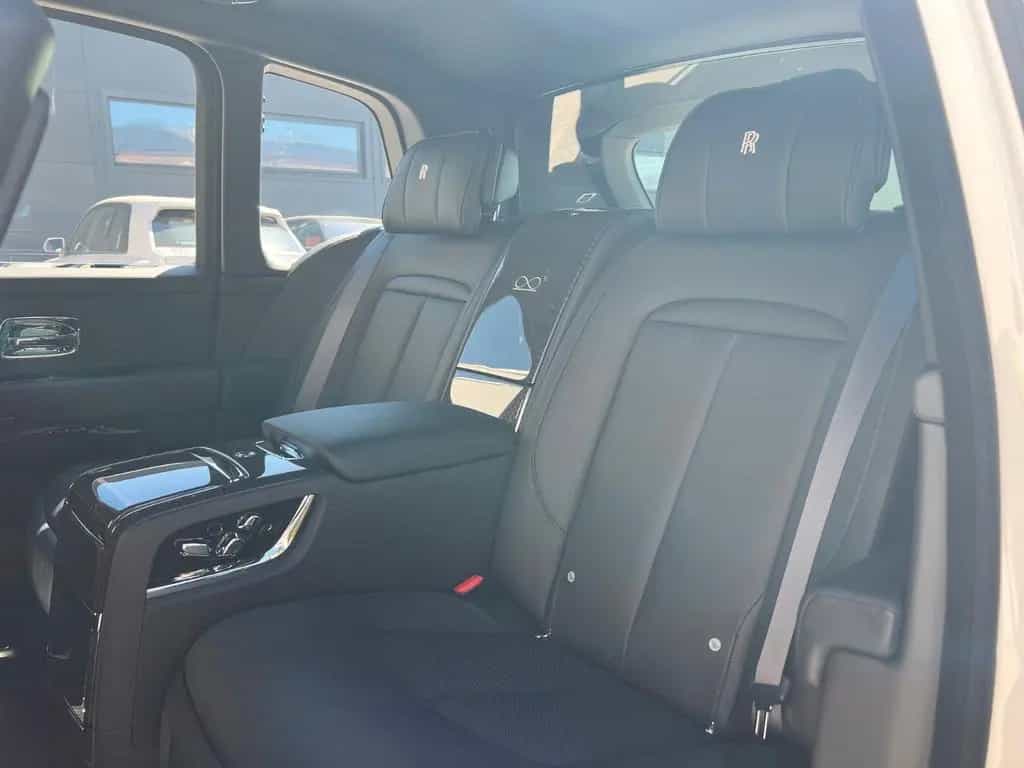 Rolls-Royce Cullinan Black Badge Série II 01/2025-photo-18