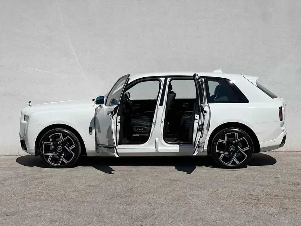 Rolls-Royce Cullinan Black Badge Série II 01/2025-photo-3