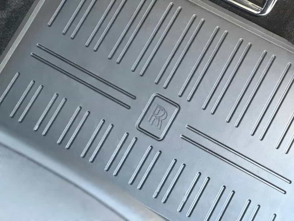 Rolls-Royce Cullinan Black Badge Série II 01/2025-photo-32