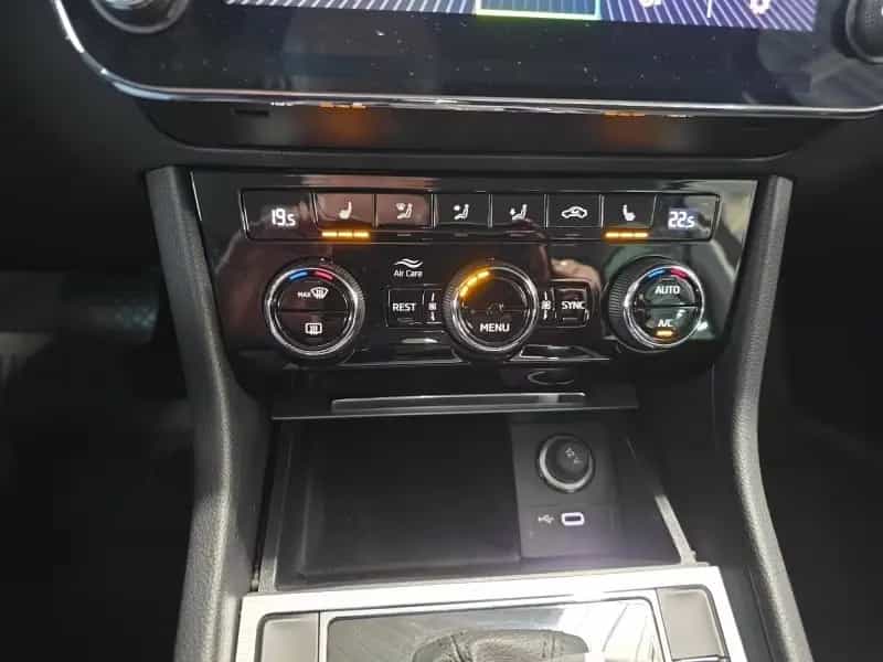 Skoda Superb Combi 1,5TSI DSG Navi/Kamera/el.Klappe/Ke 04/2024-photo-25