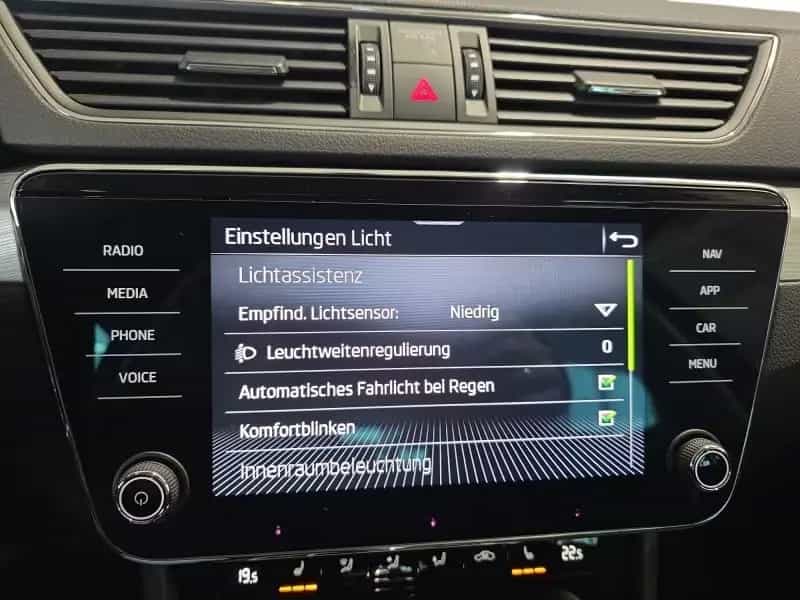 Skoda Superb Combi 1,5TSI DSG Navi/Kamera/el.Klappe/Ke 04/2024-photo-37