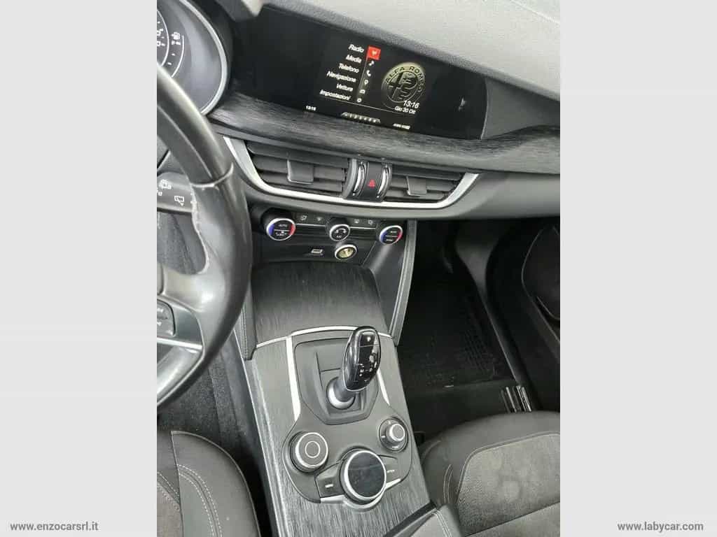 Alfa Romeo Stelvio ROMEO Stelvio 2.2 T.diesel 160CV AT8 RWD Bu 10/2019-photo-9