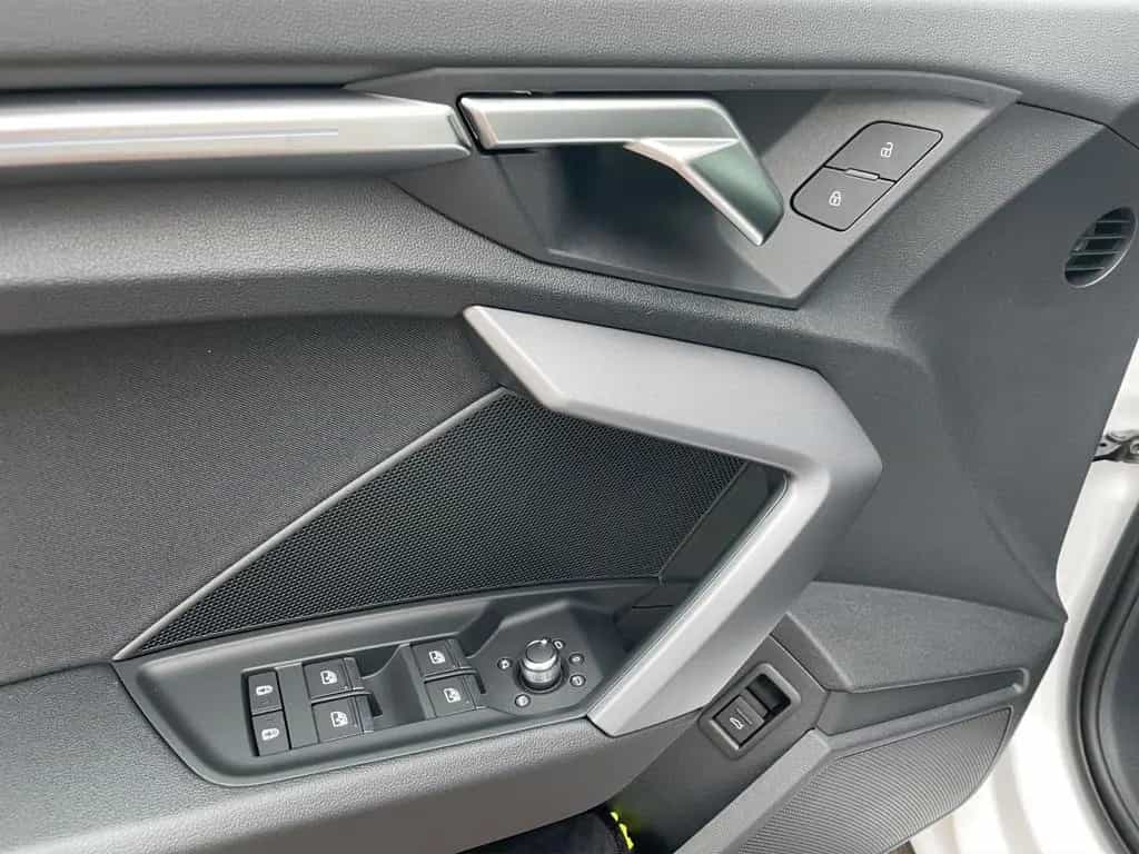 Audi A3 allstreet 35 TFSI LED AHK CarPlay ACC 18" 10/2025-photo-13