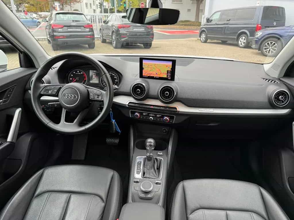 Audi Q2 35 TFSI*AHK*Tempomat*Leder*Navi* 12/2019-photo-13