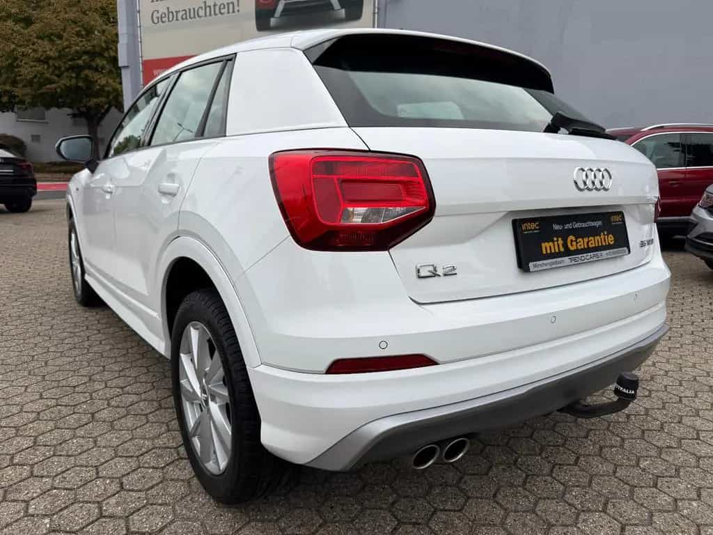 Audi Q2 35 TFSI*AHK*Tempomat*Leder*Navi* 12/2019-photo-2
