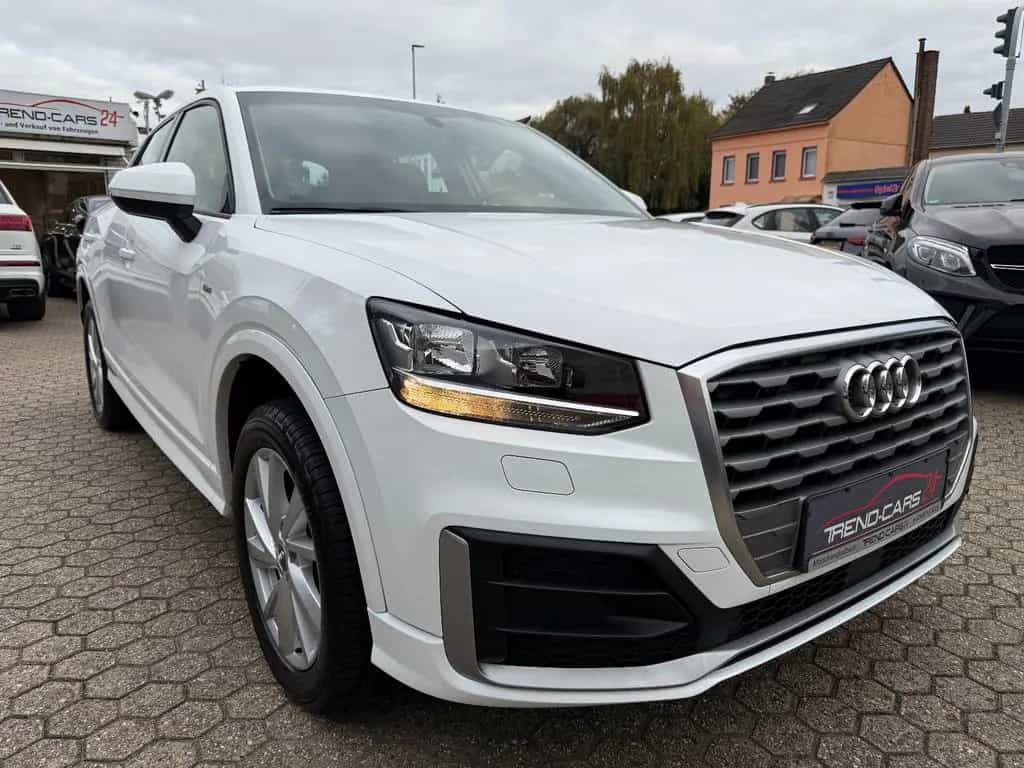 Audi Q2 35 TFSI*AHK*Tempomat*Leder*Navi* 12/2019-photo-6