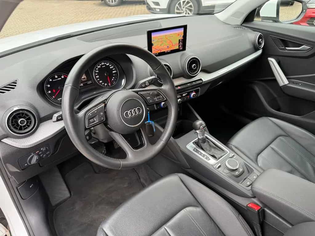 Audi Q2 35 TFSI*AHK*Tempomat*Leder*Navi* 12/2019-photo-8
