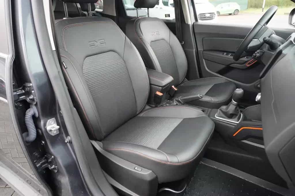 Dacia Duster II 1.3 TCE Extreme Aut. LED Kamera Navi 12/2023-photo-27