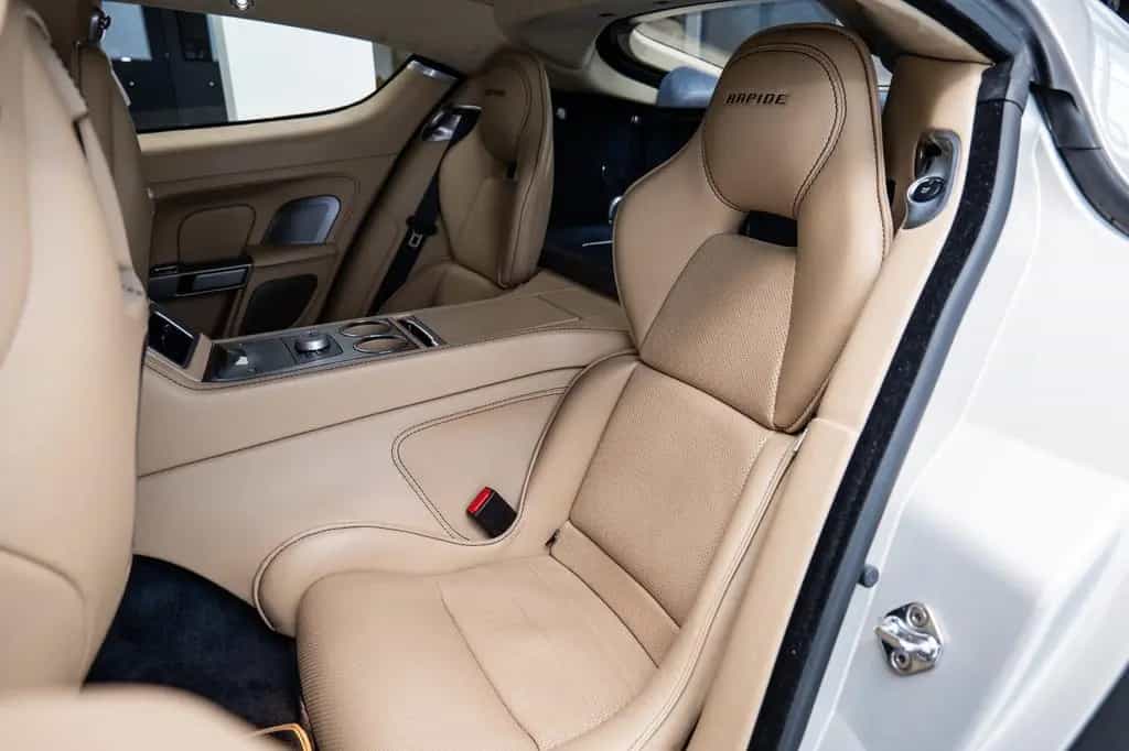 Aston Martin Rapide Touchtronic V12 /Bang&Olufsen 10/2010-photo-10