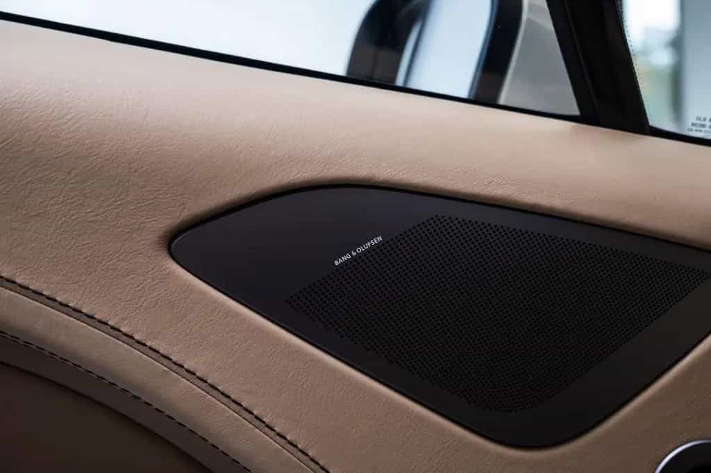 Aston Martin Rapide Touchtronic V12 /Bang&Olufsen 10/2010-photo-16