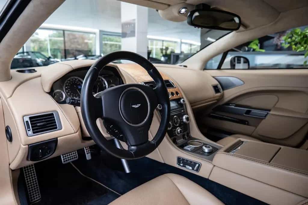 Aston Martin Rapide Touchtronic V12 /Bang&Olufsen 10/2010-photo-4