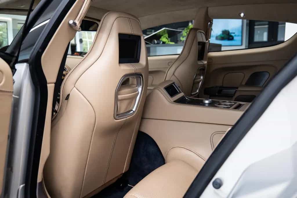 Aston Martin Rapide Touchtronic V12 /Bang&Olufsen 10/2010-photo-9