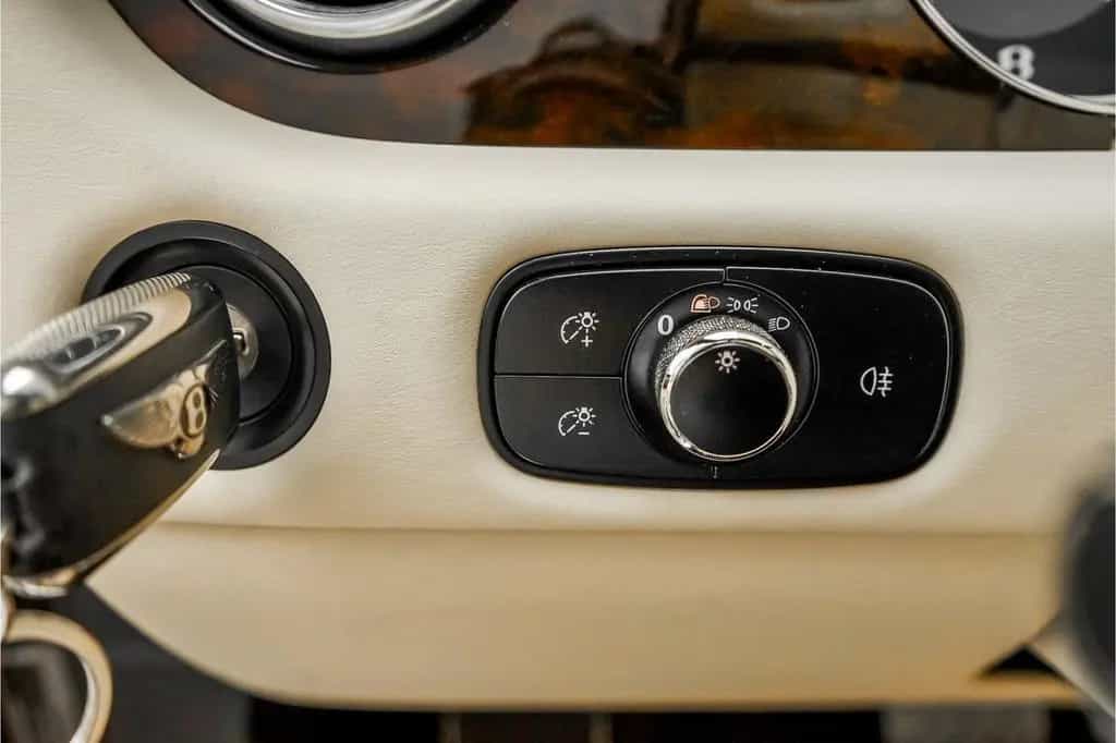 Bentley Continental GTC 6.0 W12 Facelift Massage Ventila 01/2012-photo-47