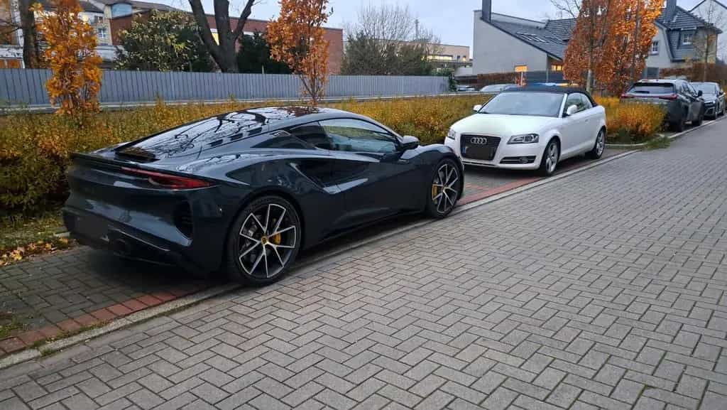 Lotus Emira V6 FE-Wie Neu-Foliert-Garantie, Garagenwag 05/2023-photo-1