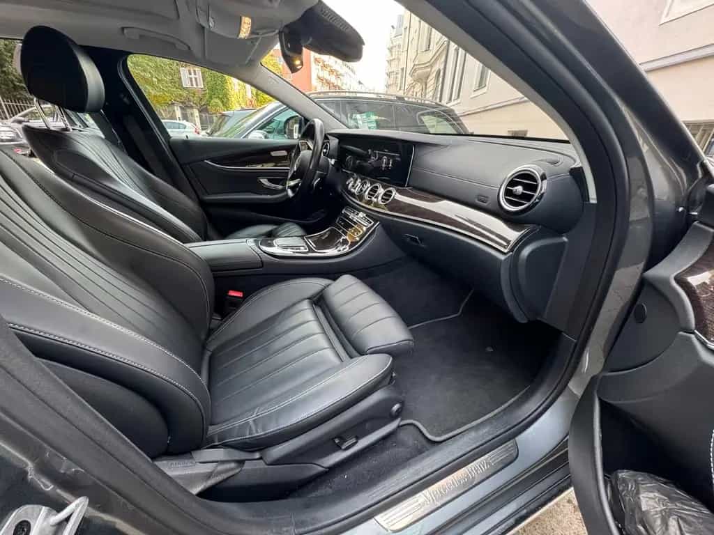 Mercedes-Benz E-Class 450 4MATIC T Autom. - Traumausstattung! 04/2021-photo-4