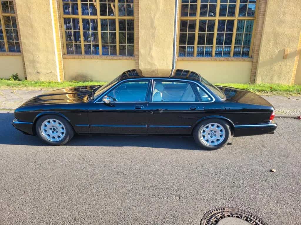 Jaguar XJ6 X300 04/1996-photo-1