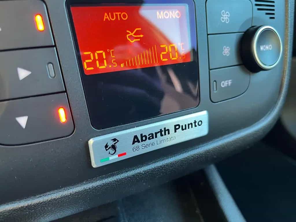 Abarth Punto Evo Serie Limitata 68 09/2014-photo-12