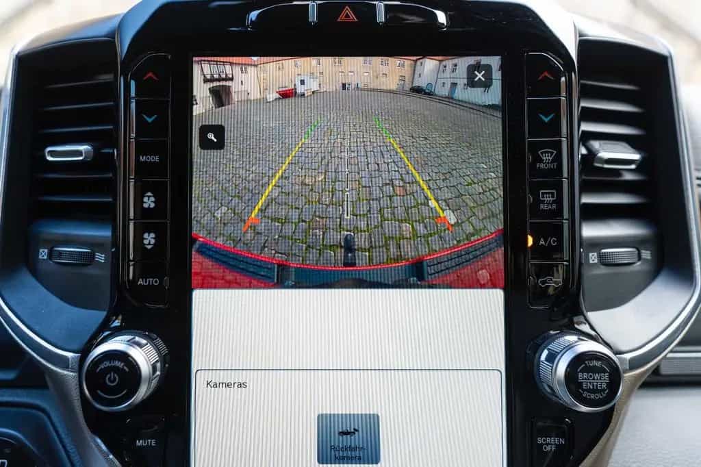 Dodge RAM 3.0L LARAMIE ECODIESEL M+S LEDER SZH/SZK KAM 05/2023-photo-14