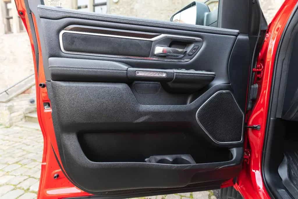 Dodge RAM 3.0L LARAMIE ECODIESEL M+S LEDER SZH/SZK KAM 05/2023-photo-18