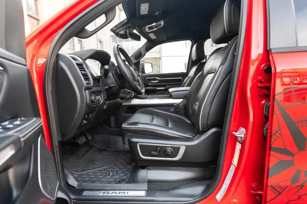 Dodge RAM 3.0L LARAMIE ECODIESEL M+S LEDER SZH/SZK KAM 05/2023-photo-4